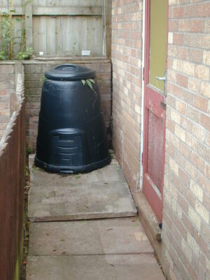 Compost bin